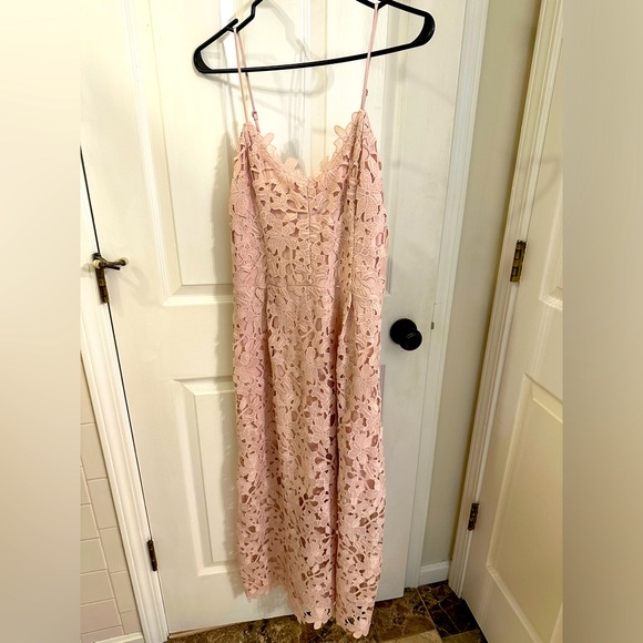 Express blush pink midi dress - Picture 2 of 7